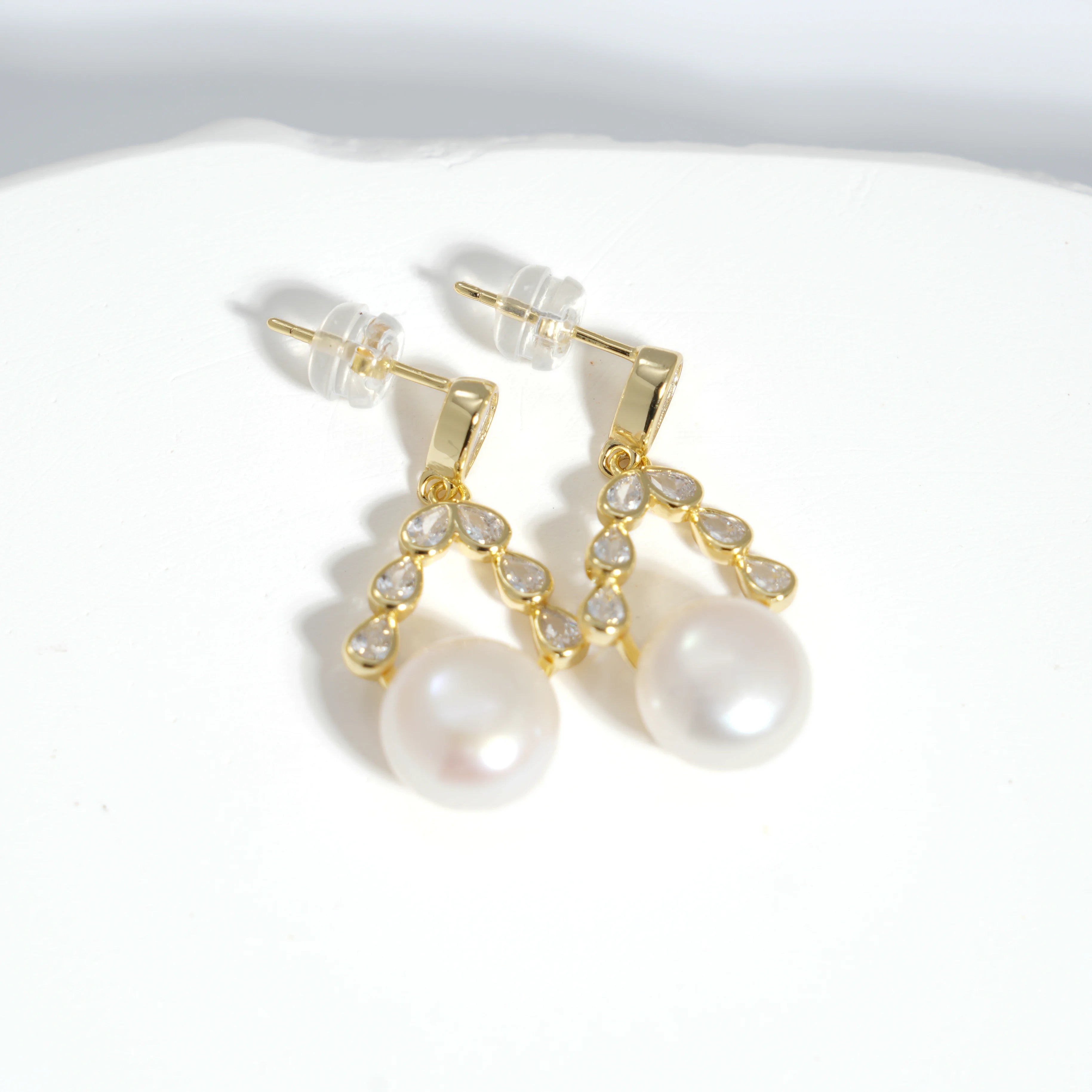 Leaf-Arc White Freshwater Pearl Stud Earrings