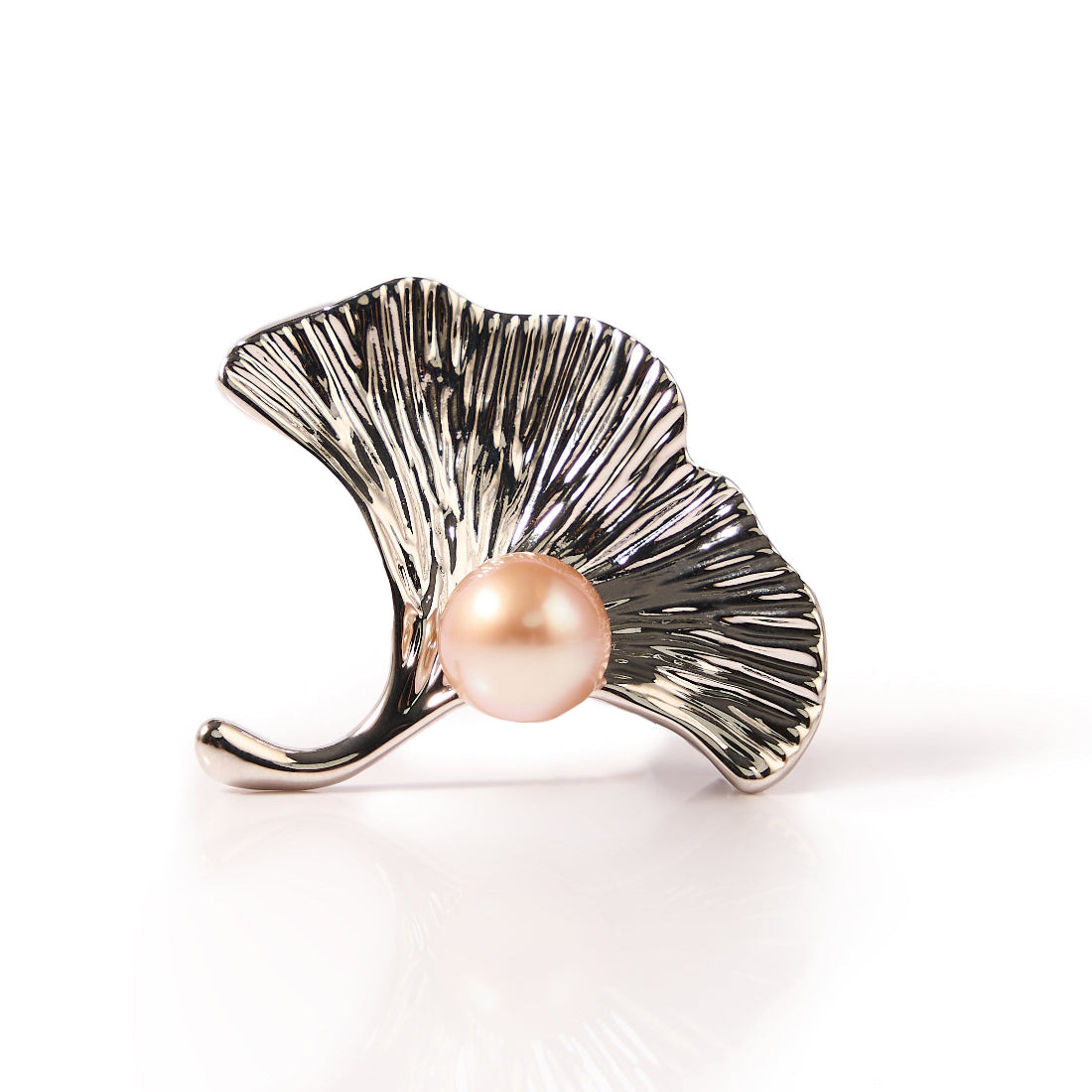7.5-8mm Ginkgo Freshwater Pearl Brooch-AAA Quality