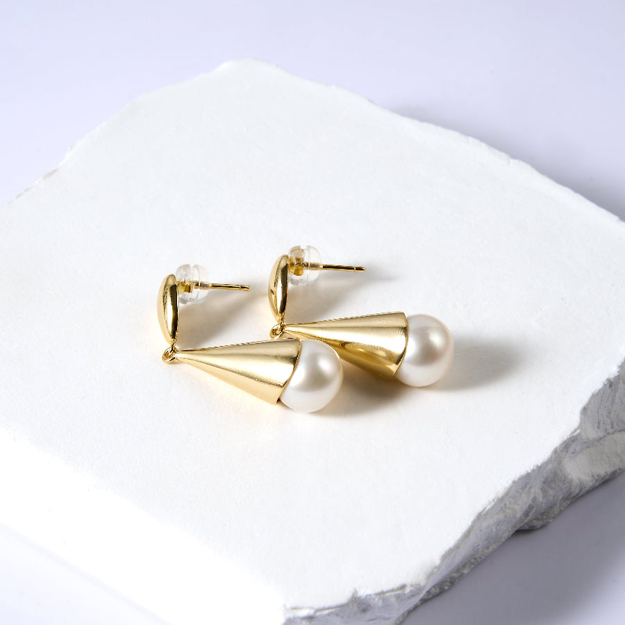 8.5-9.5mm White Freshwater Pearl Stud Earrings