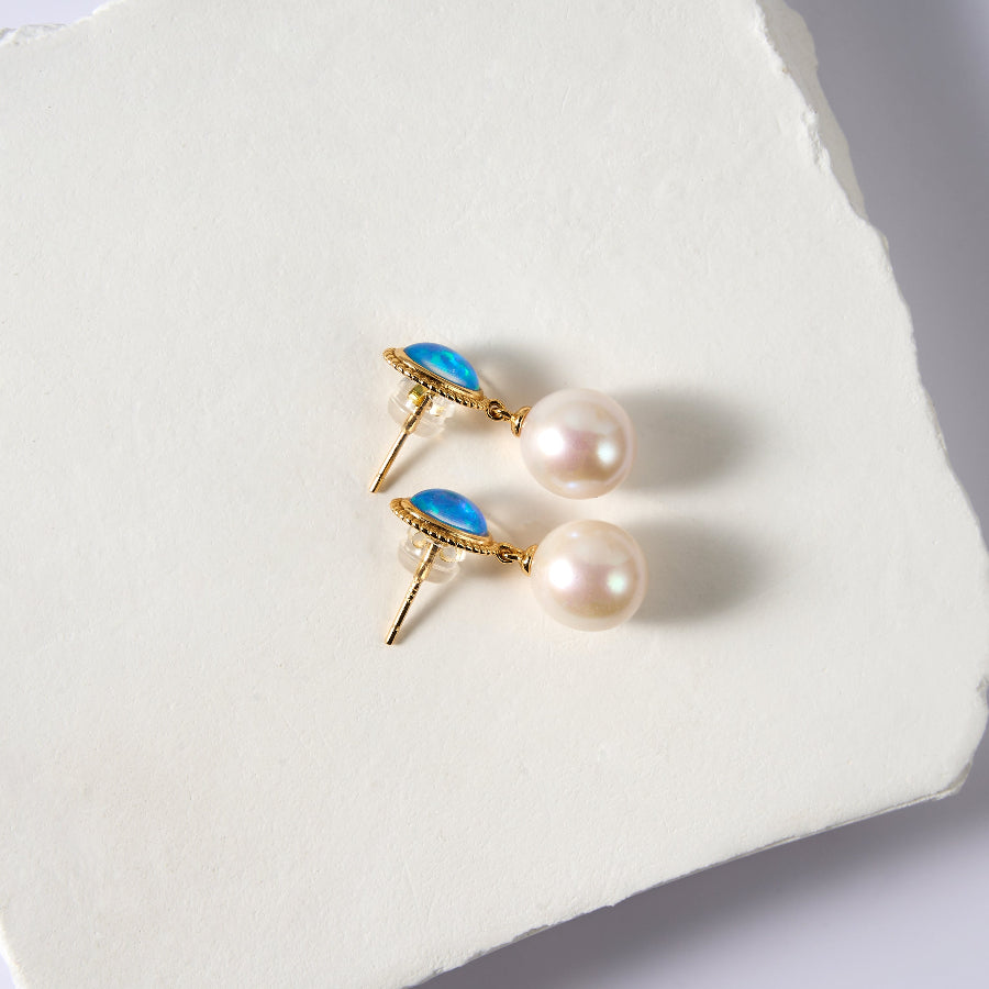 9.5-10.5mm White Freshwater Pearl Stud Earrings