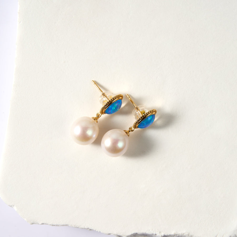 9.5-10.5mm White Freshwater Pearl Stud Earrings