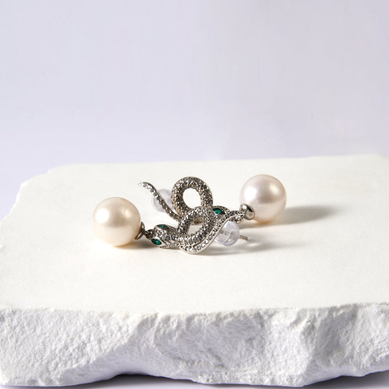 10-10.5mm White Freshwater Pearl Stud Earrings