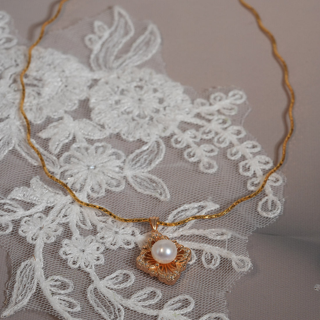 Himmlische Barockperlen-Schlosskette