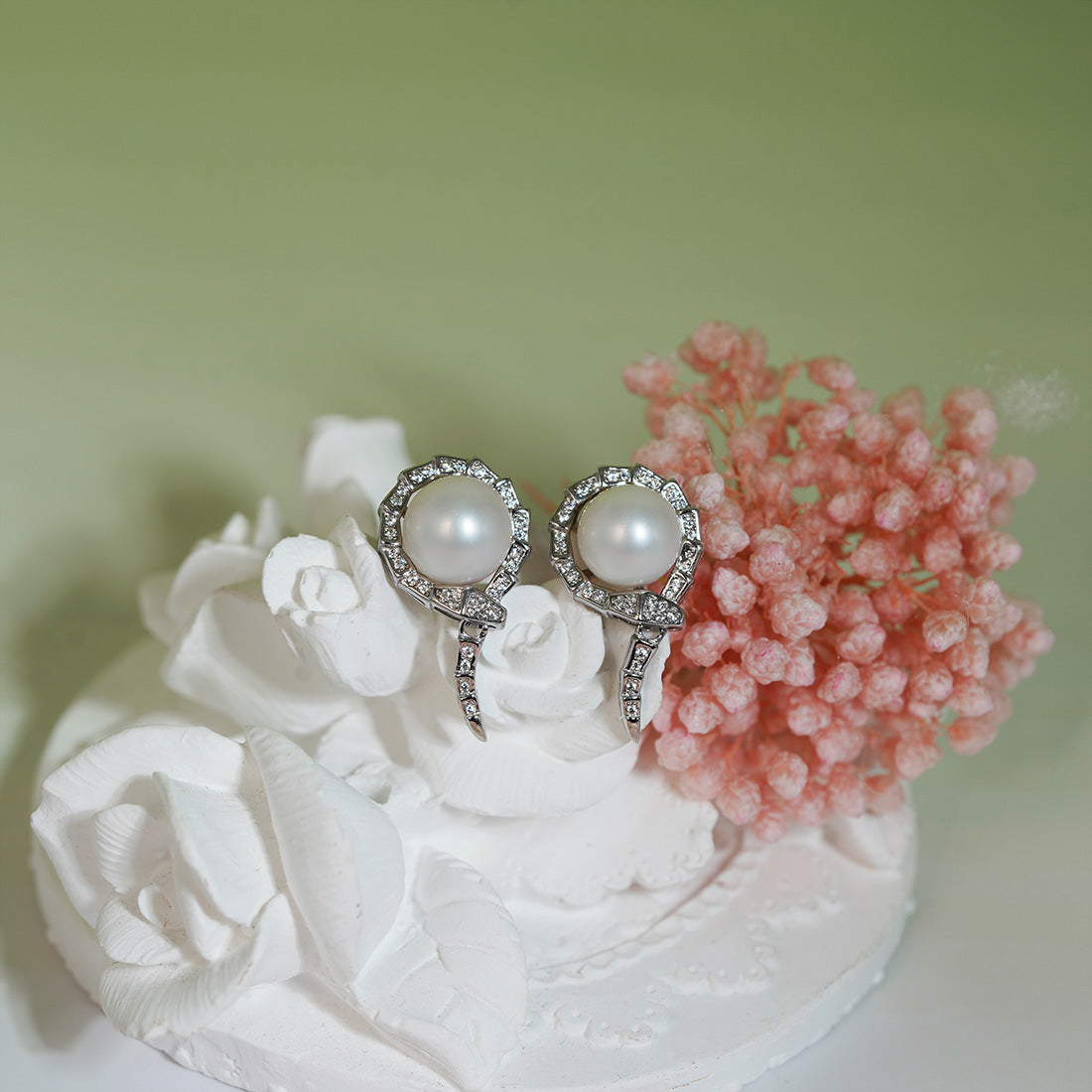 Rattlesnake Ouroboros Pearl Stud Earrings