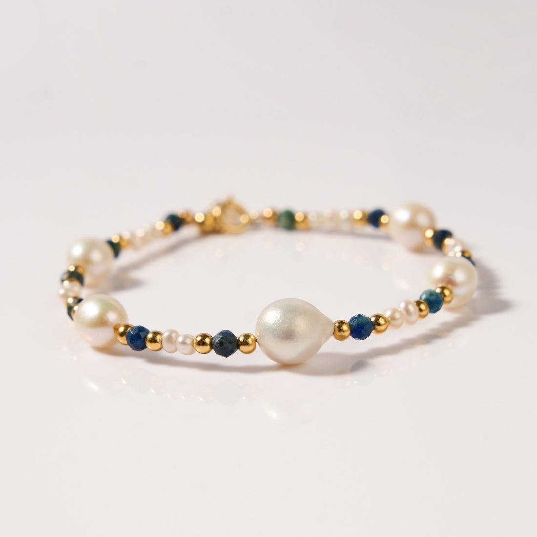 Freshwater Pearl & Lapis Lazuli Bracelet