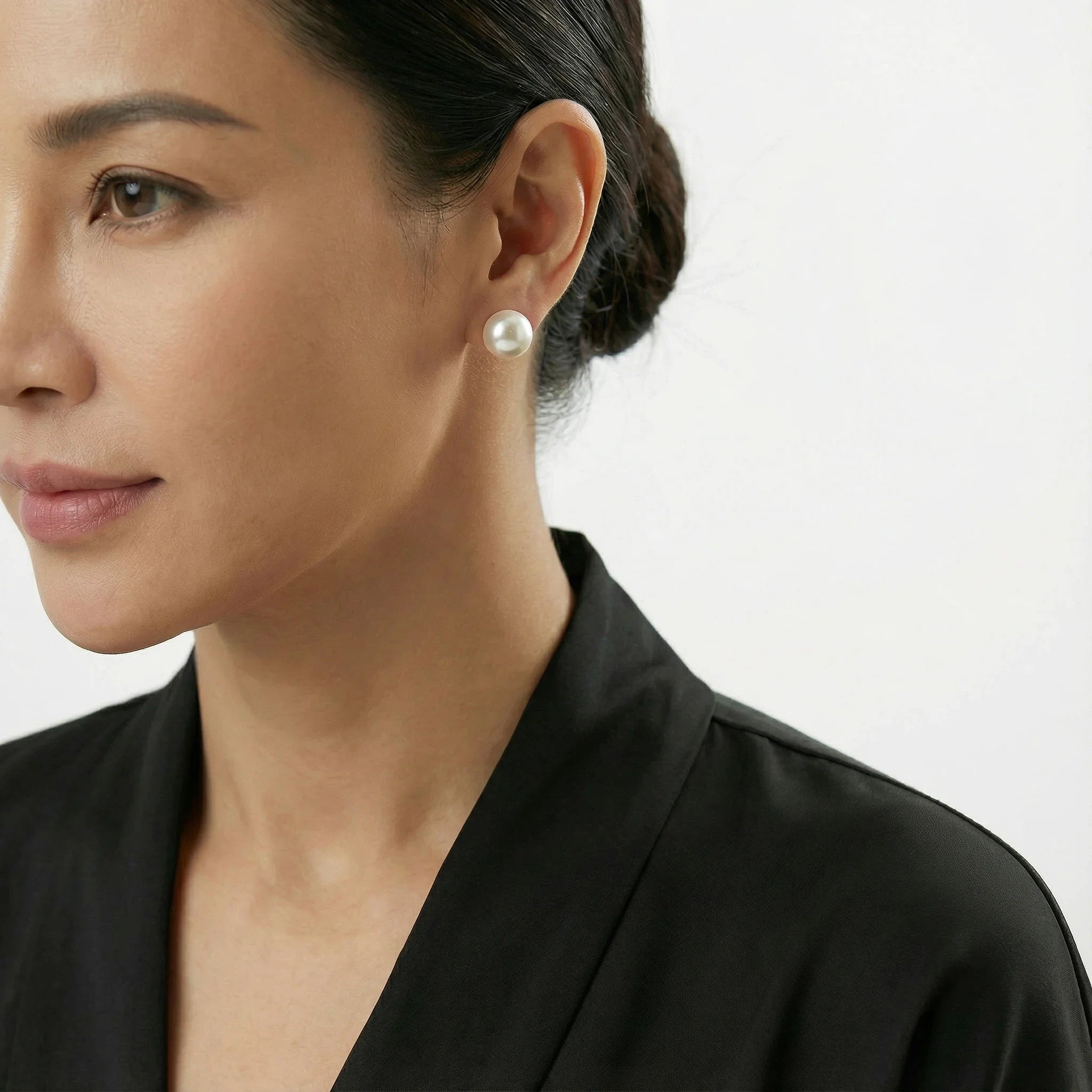 10.5-11.5mm White Freshwater Pearl Stud Earrings