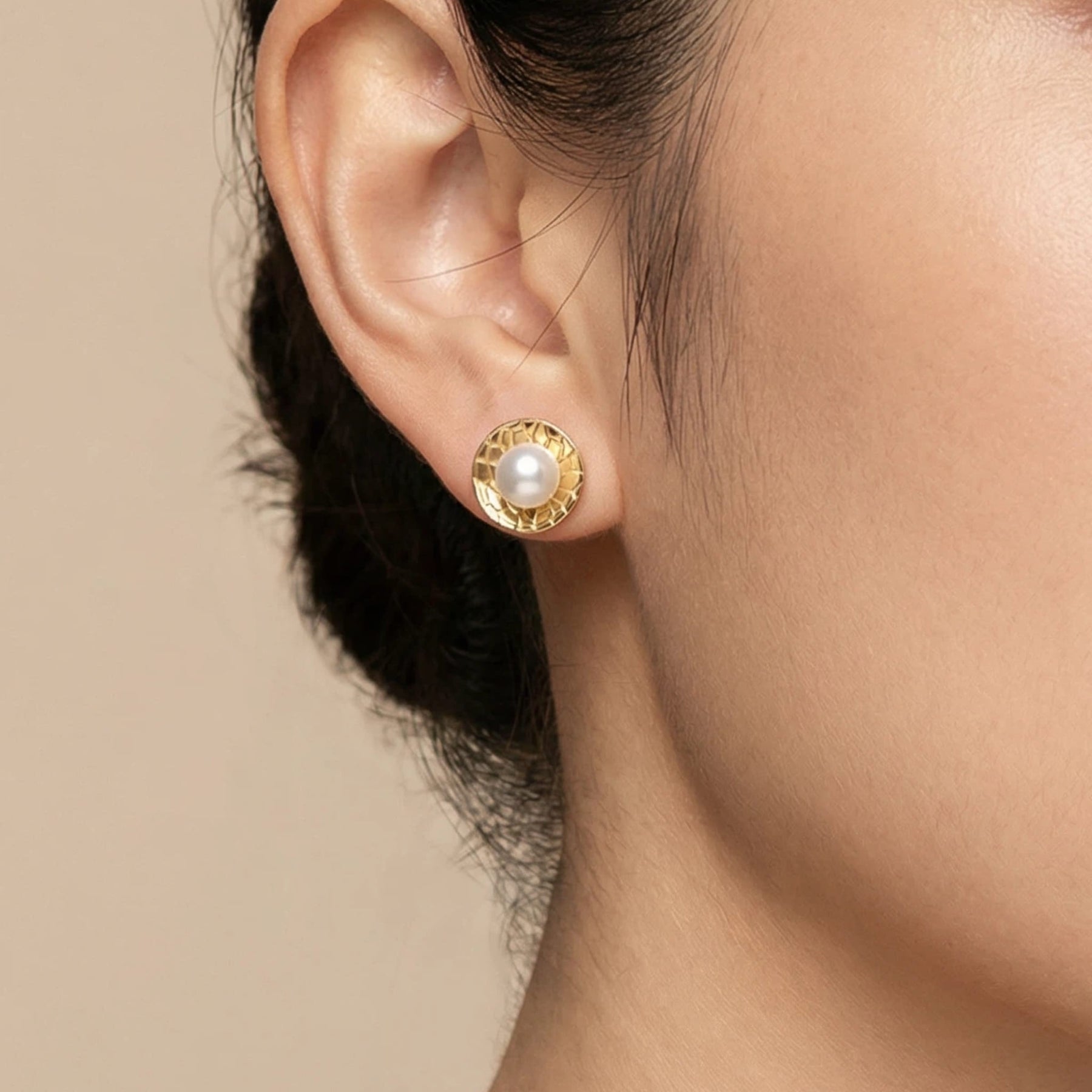 6.5-7.5mm White Freshwater Pearl Stud Earrings