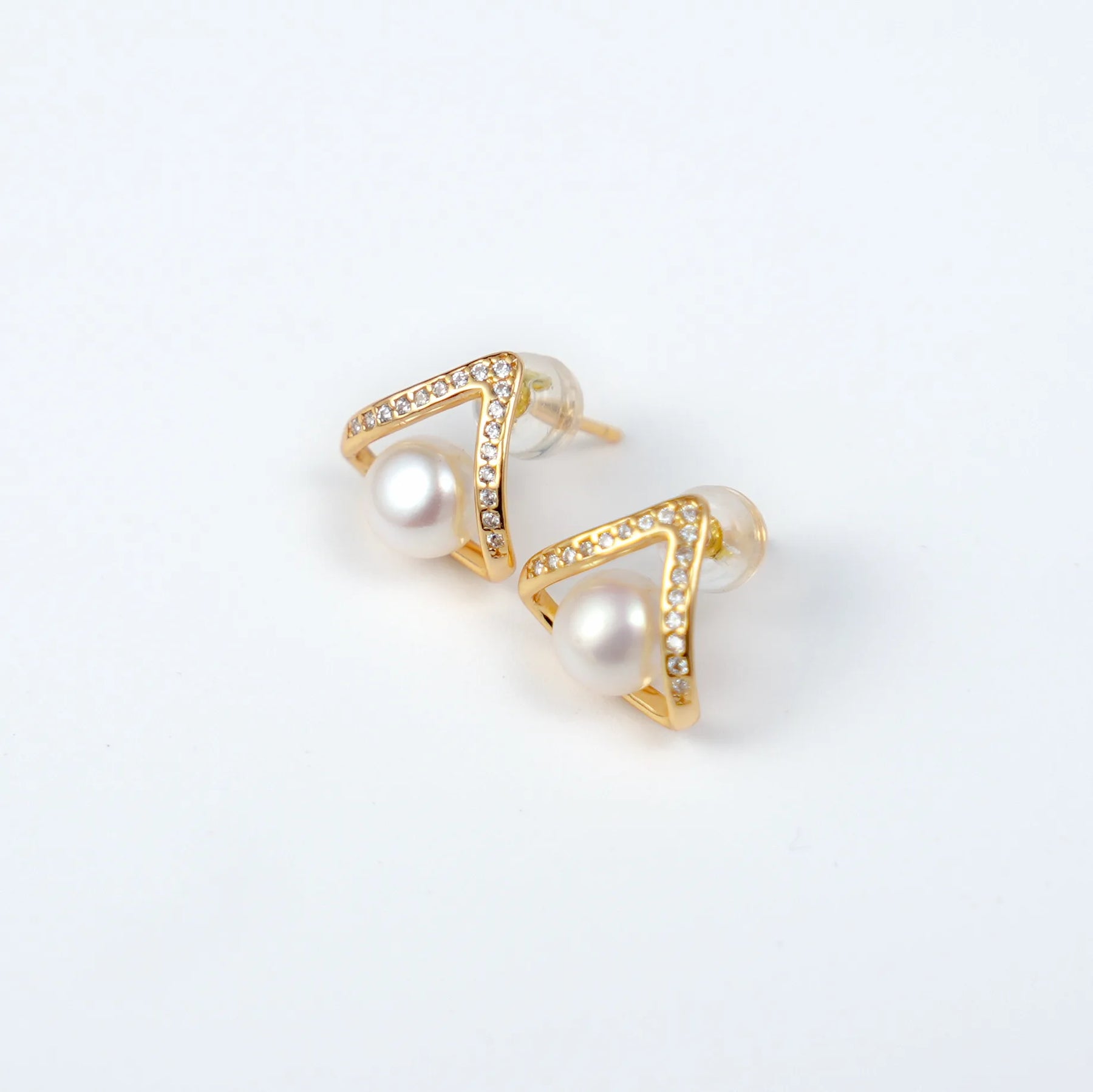 Triangle Freshwater Pearl Stud Earrings 5.5–6.5mm