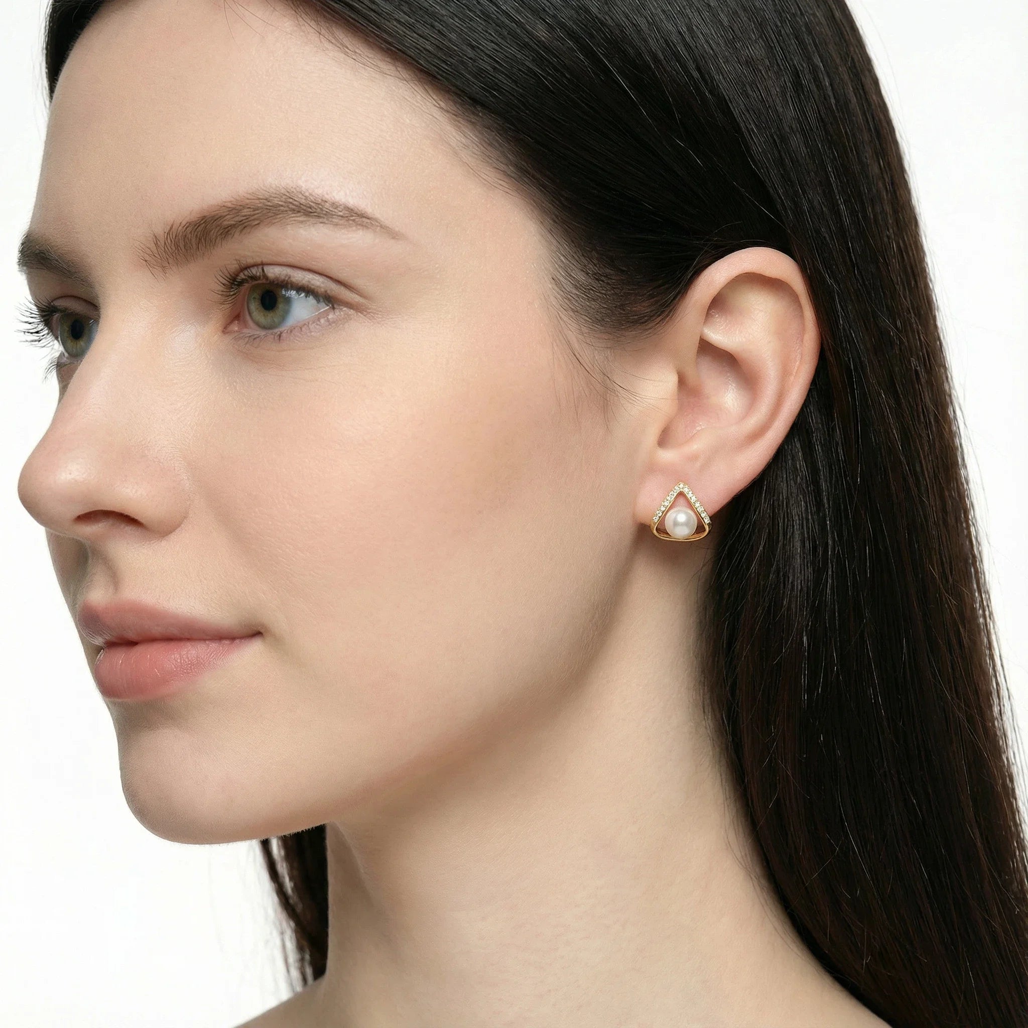 Triangle Freshwater Pearl Stud Earrings 5.5–6.5mm