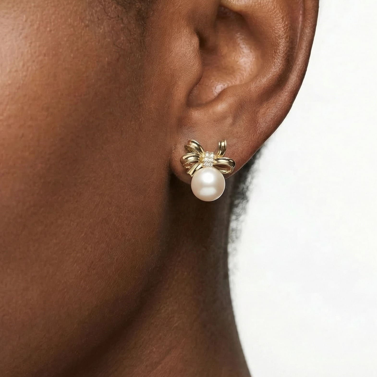 9mm White Freshwater Pearl Stud Earrings