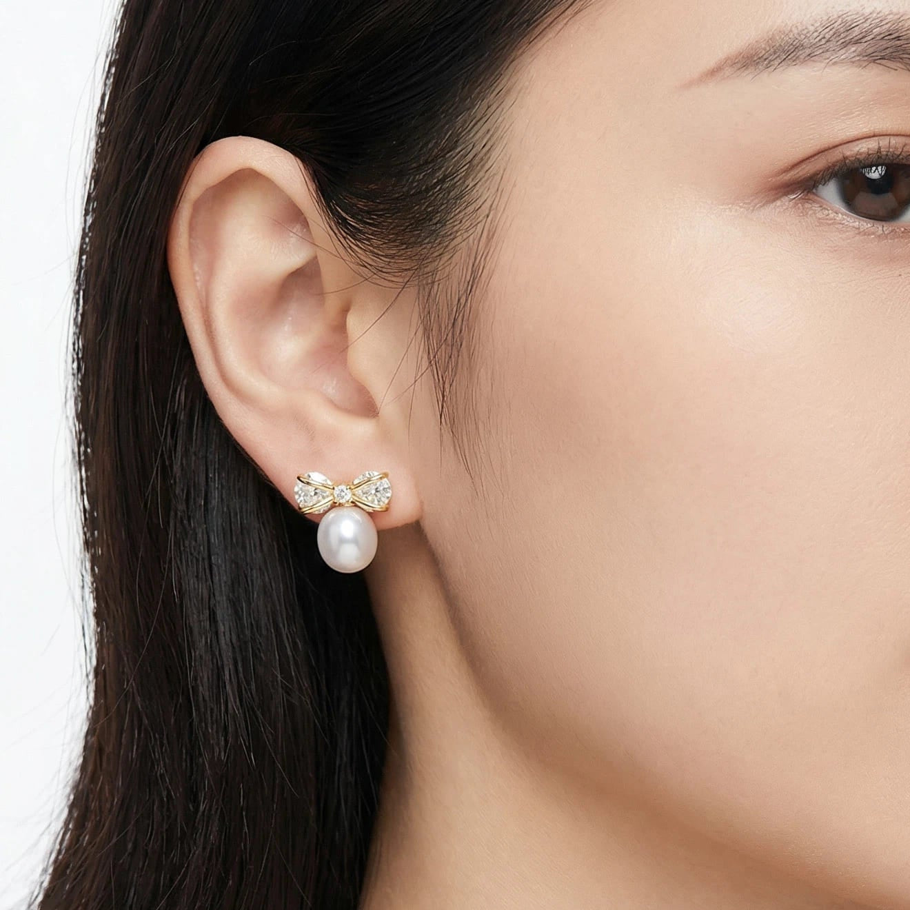 8.5-9.5mm White Freshwater Pearl Stud Earrings