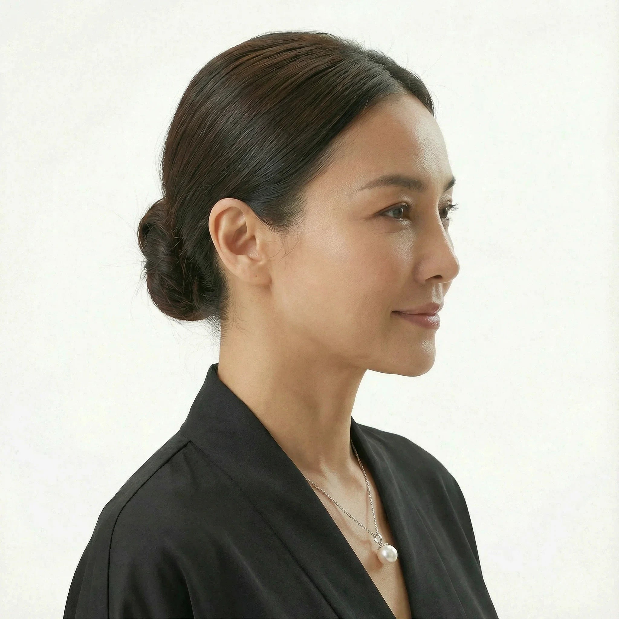 Side-Set Drop Freshwater Pearl Pendant Necklace