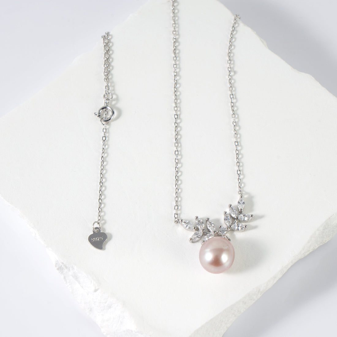 9.5-10.5mm Leaf Freshwater Pearl Pendant