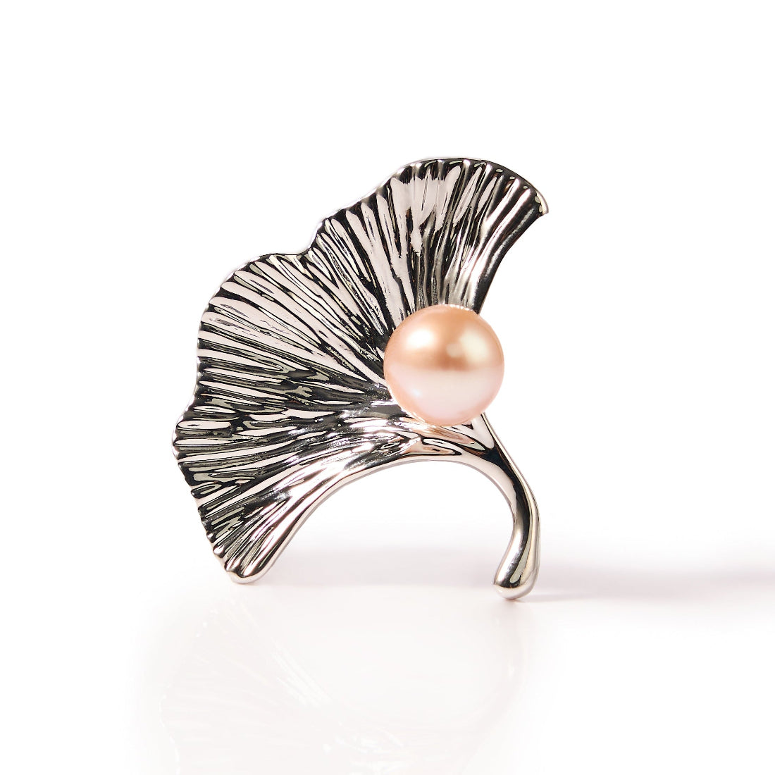 7.5-8mm Ginkgo Freshwater Pearl Brooch-AAA Quality