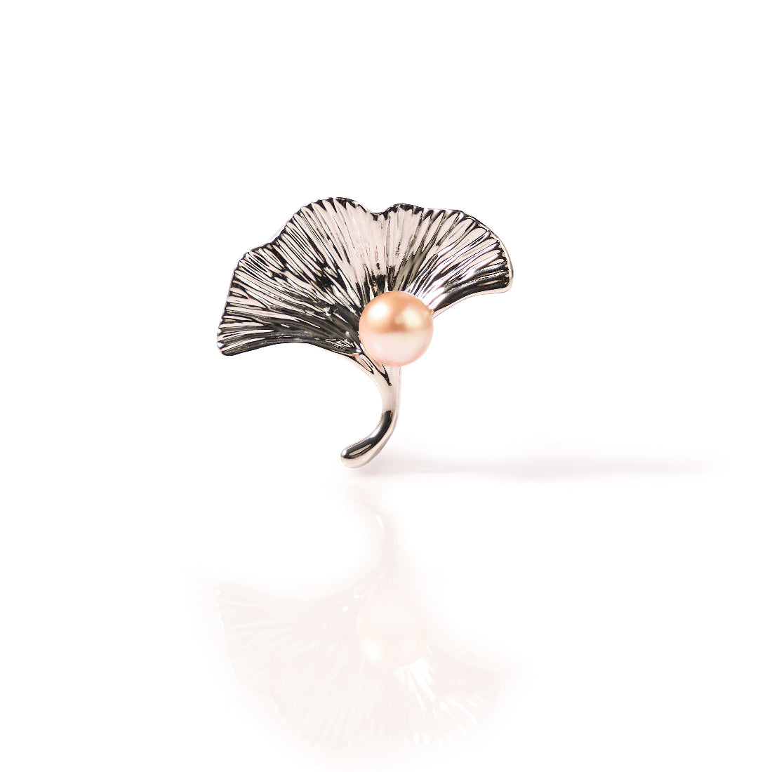 7.5-8mm Ginkgo Freshwater Pearl Brooch-AAA Quality