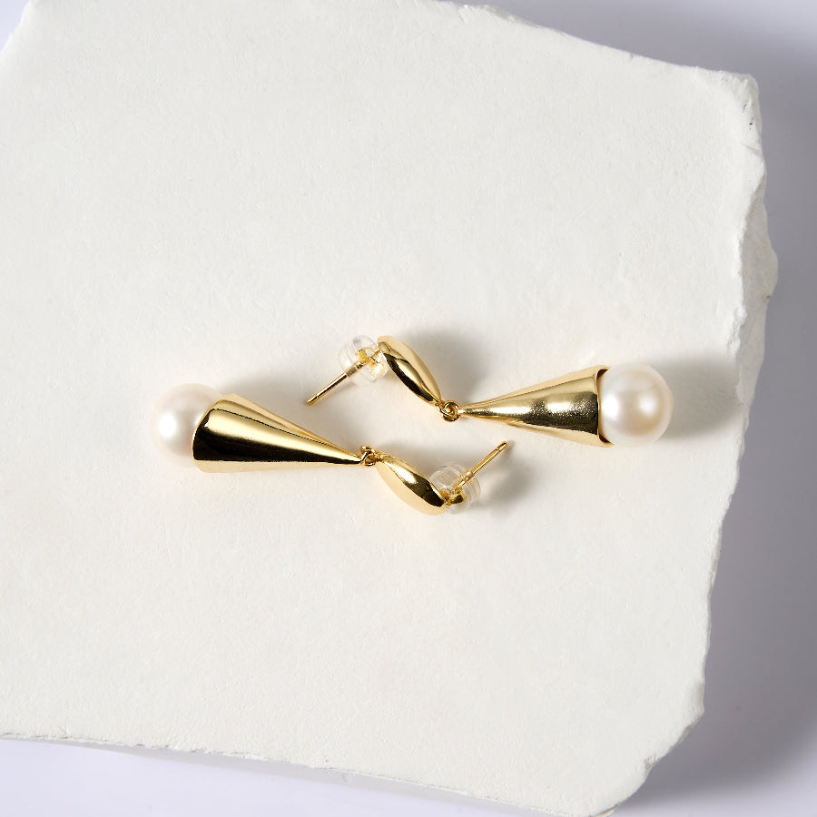 8.5-9.5mm White Freshwater Pearl Stud Earrings