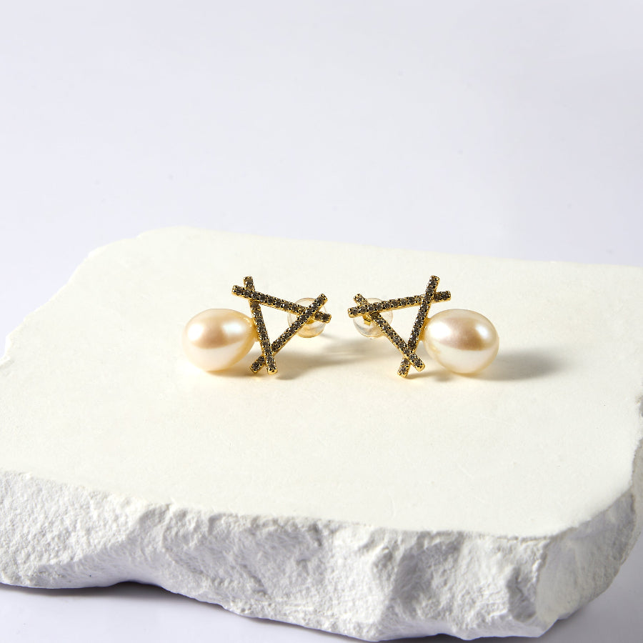 8.5-9.5mm White Freshwater Pearl Stud Earrings