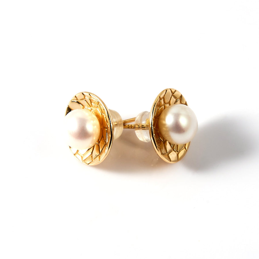 6.5-7.5mm White Freshwater Pearl Stud Earrings