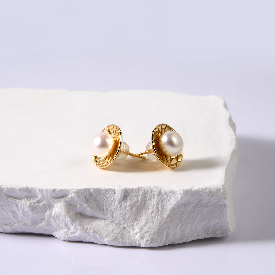 6.5-7.5mm White Freshwater Pearl Stud Earrings