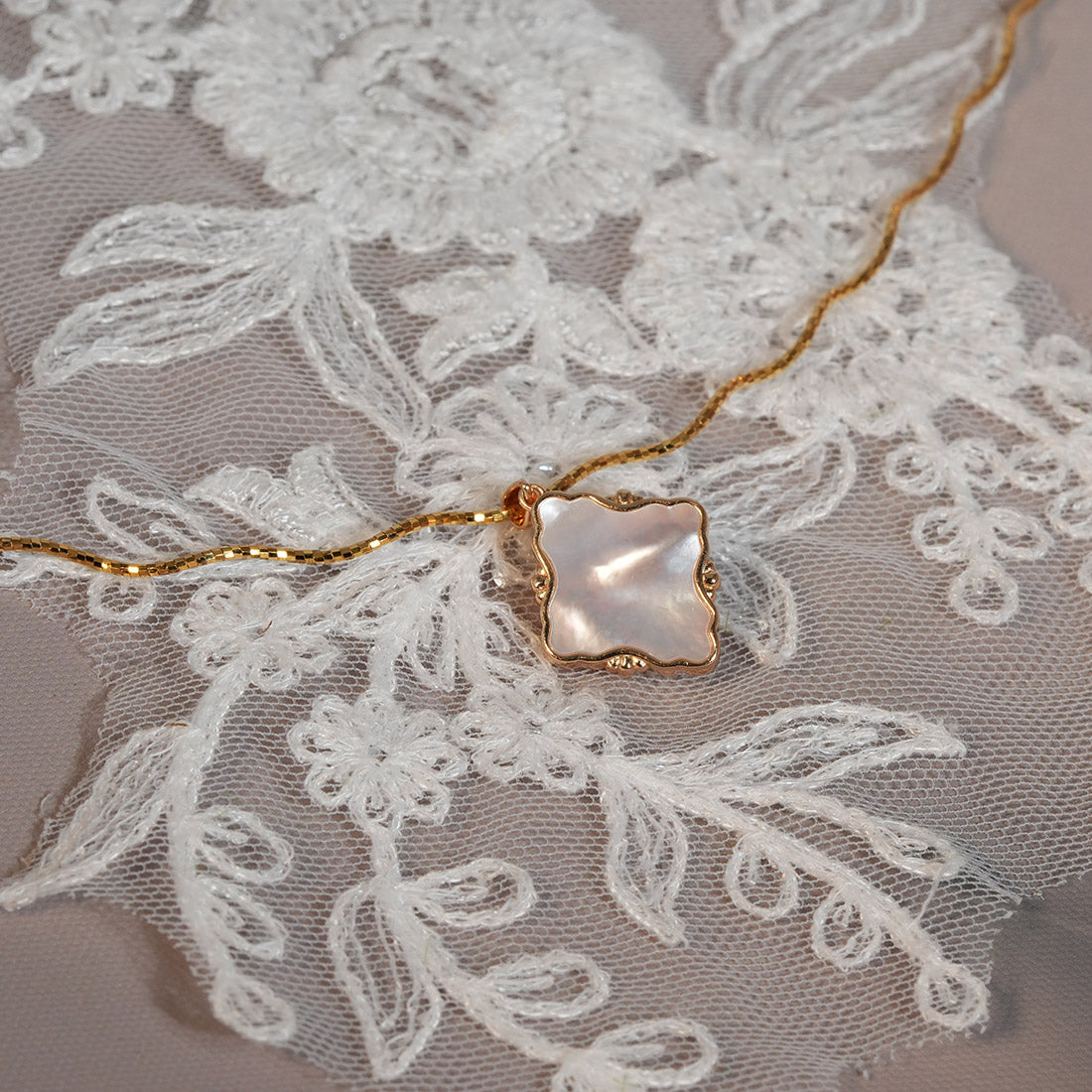 Himmlische Barockperlen-Schlosskette