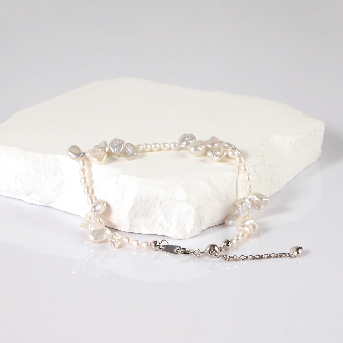 2.5–3mm Freshwater Pearl & Baroque Pearl Bracelet